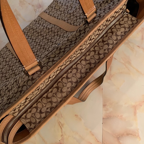 ♦️𝗦𝗢𝗟𝗗♦️ VTG coach large shoulder tote bag - Picture 10 of 16